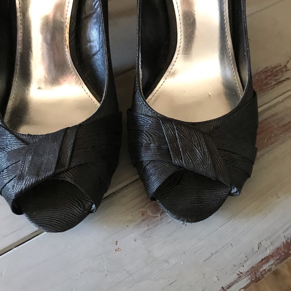 APT‎ 9 black 3 1/2” high heels size 7 - Picture 2 of 7